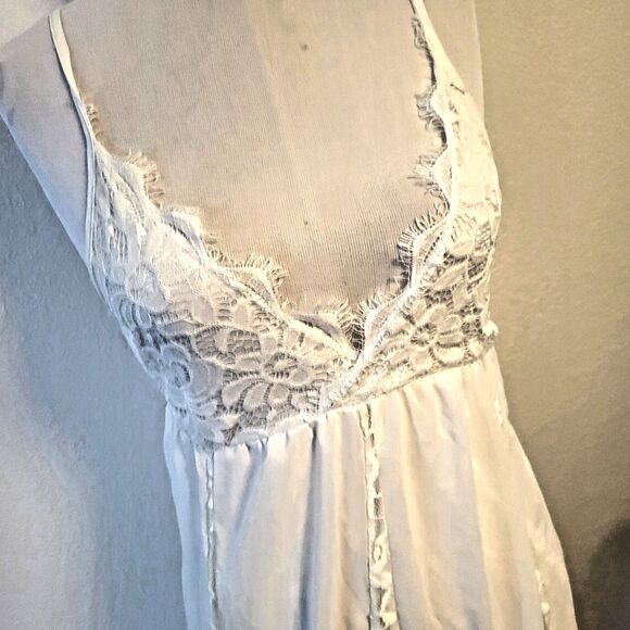 Vintage White Lace Nightgown Size M - Picture 1 of 5
